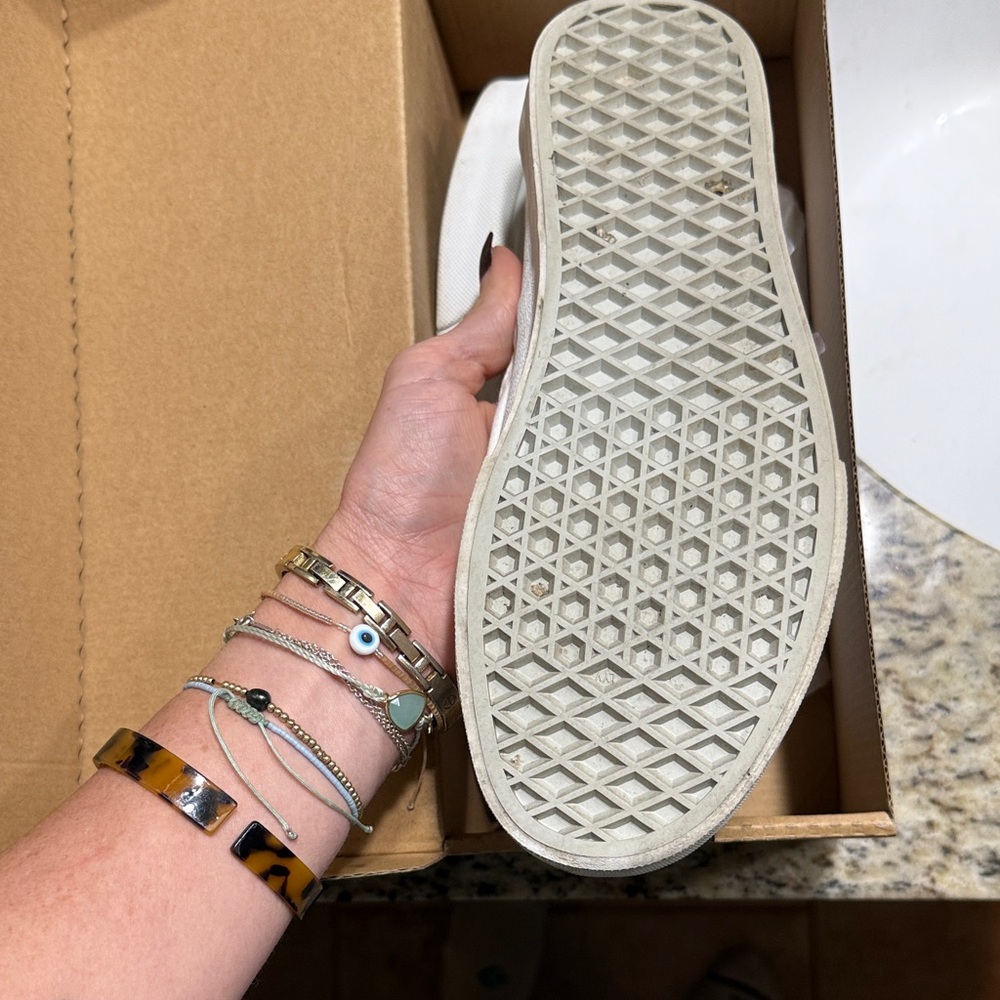 Vans - Picture 4 of 4